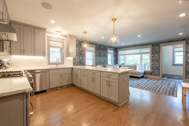 2156 W Cuyler Ave in Chicago, IL - Building Photo - Building Photo