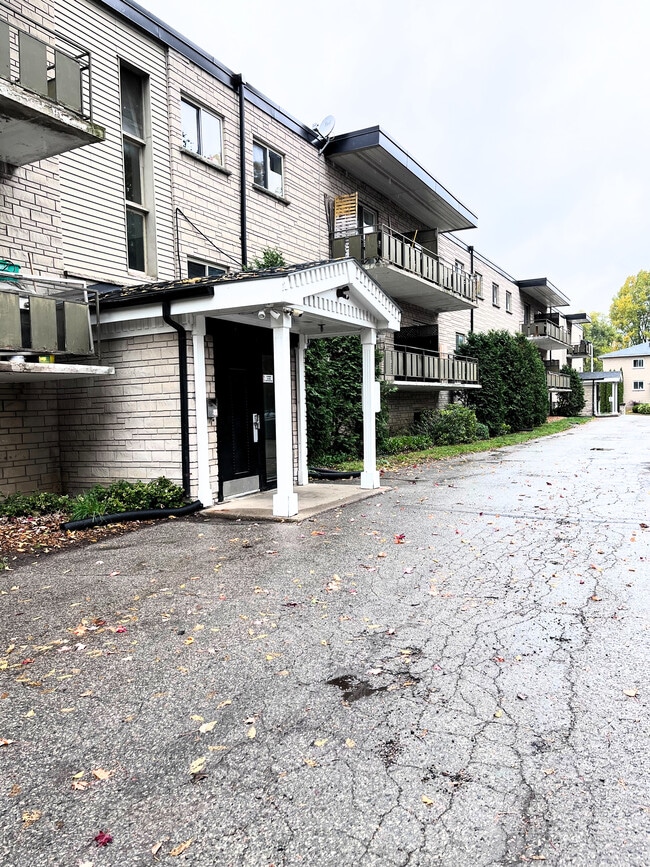 101 Veronica Ave in London, ON - Building Photo - Building Photo