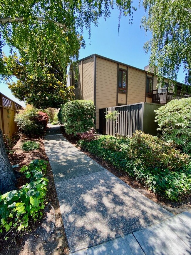1963 Rock St in Mountain View, CA - Building Photo - Building Photo
