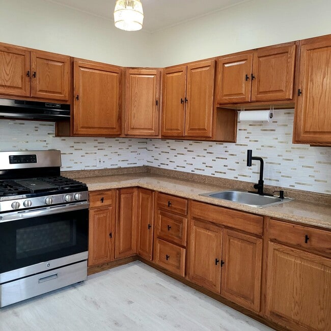 property at 151 W 33rd St