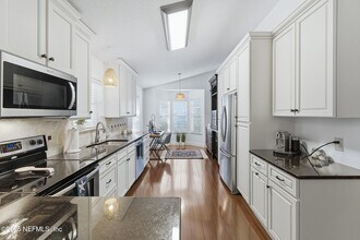 128 Seminole Rd in Atlantic Beach, FL - Building Photo - Building Photo