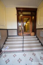 31 Park Dr, Unit 22 in Boston, MA - Foto de edificio - Building Photo