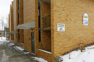 Treehouse Apartments in Pittsburgh, PA - Building Photo - Building Photo