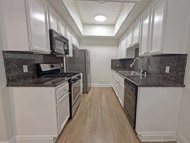 912 Croft Ave, Unit 102 in Los Angeles, CA - Building Photo