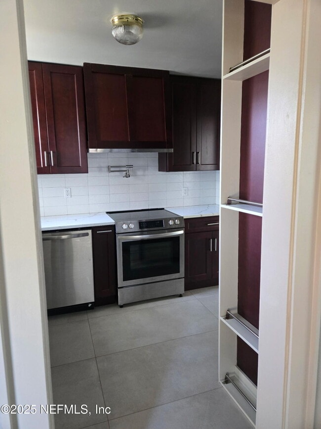 537 W 17th St in Jacksonville, FL - Building Photo - Building Photo