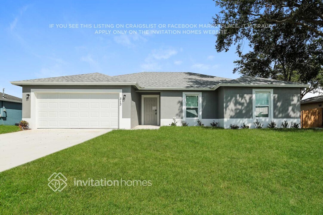 313 SW Nativity Terrace in Port St. Lucie, FL - Building Photo