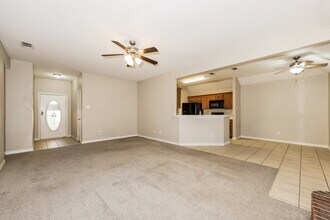 1232 Clay Ln in Seagoville, TX - Foto de edificio - Building Photo