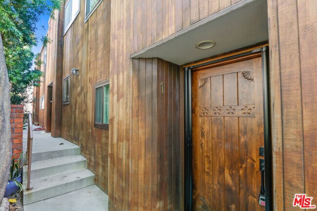 1823 11th St-Unit -4 in Santa Monica, CA - Building Photo - Building Photo