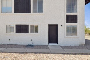 1426 E Mountain View Rd in Phoenix, AZ - Building Photo