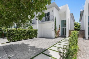 3563 SW 1st Ave in Miami, FL - Building Photo