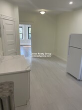 1855 Beacon St, Unit 2 in Brookline, MA - Foto de edificio - Building Photo