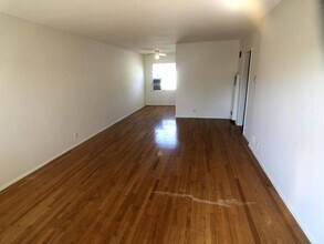 728 Cedar Ave-Unit -1 in Long Beach, CA - Building Photo - Building Photo