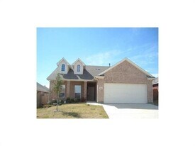 5017 Bedfordshire Dr in Fort Worth, TX - Building Photo
