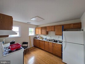 130 S Broadway in Pitman, NJ - Building Photo