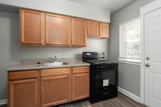 Caral Gardens Apartments and Townhomes in Baltimore, MD - Building Photo - Interior Photo