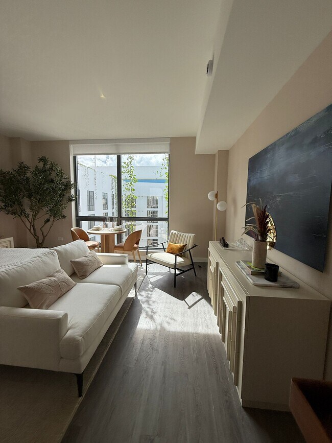 2010 NW 1st Ct, Unit S2 in Miami, FL - Building Photo - Building Photo