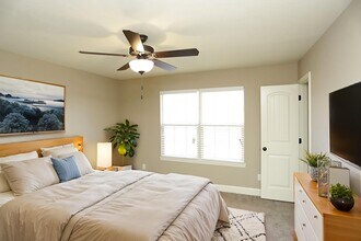 2151 SW Timbertrace Ln in Lee's Summit, MO - Building Photo - Building Photo