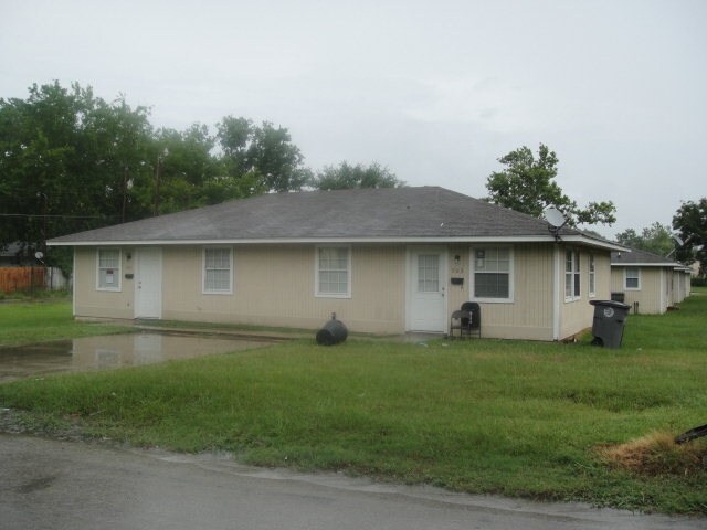 902-904 Third St in Lufkin, TX - Building Photo