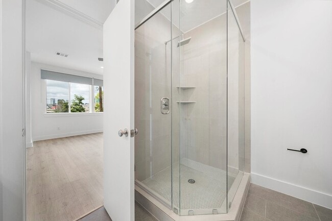 1512 Barbee St, Unit A in Houston, TX - Foto de edificio - Building Photo
