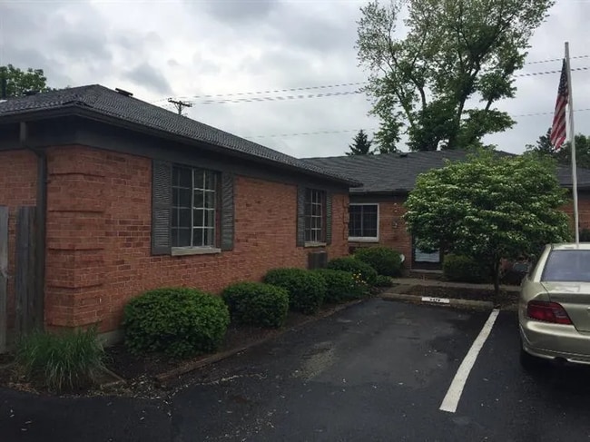 5470 Dunmore Dr in Dayton, OH - Building Photo - Building Photo