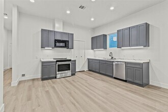 8127 Hoffman St in Houston, TX - Building Photo - Building Photo