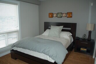 320 Melrose Ave E, Unit 504 in Seattle, WA - Foto de edificio - Building Photo