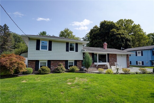 336 Beckwith Rd in West Henrietta, NY - Building Photo - Building Photo