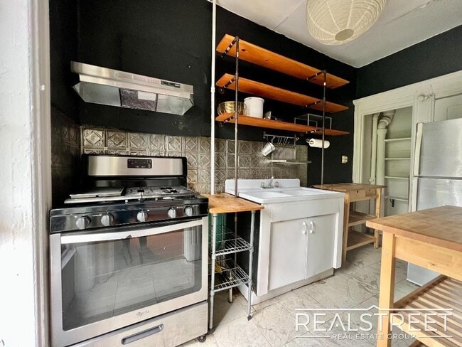 Charming 1 BED in Bed Stuy Brownstone! in Brooklyn, NY - Building Photo - Building Photo