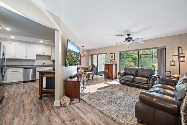 25 Lexington Ln W in Palm Beach Gardens, FL - Building Photo - Building Photo