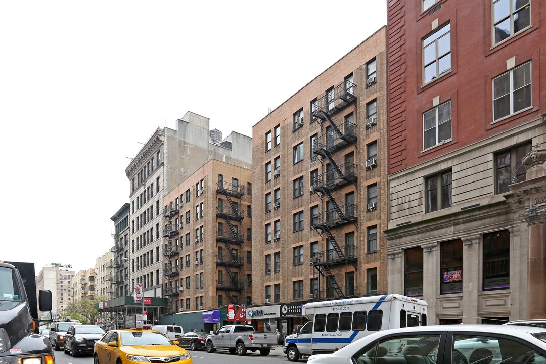 225 W 23rd St in New York, NY - Foto de edificio