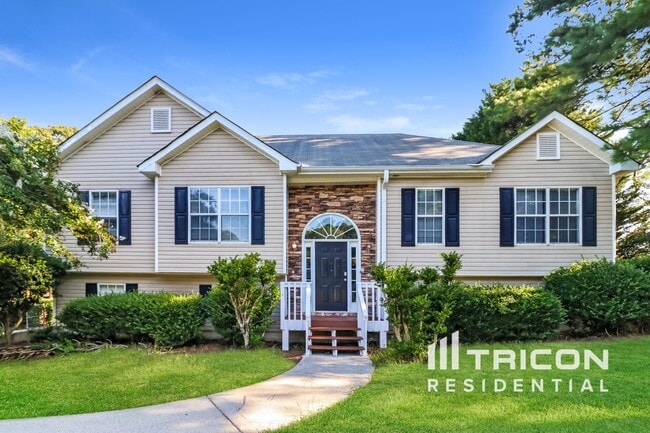 property at 3180 Willow Park Dr NE