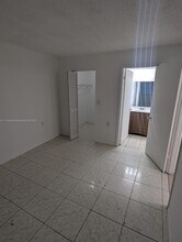 1200 Lake Victoria Dr in Royal Palm Beach, FL - Building Photo - Building Photo