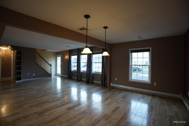 90 Cobalt Ridge Dr E in Levittown, PA - Building Photo - Building Photo