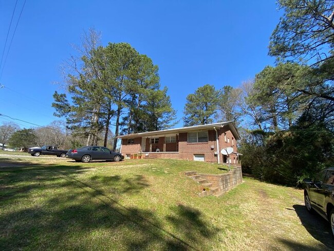 2362 Airport Dr in Athens, GA - Building Photo - Building Photo