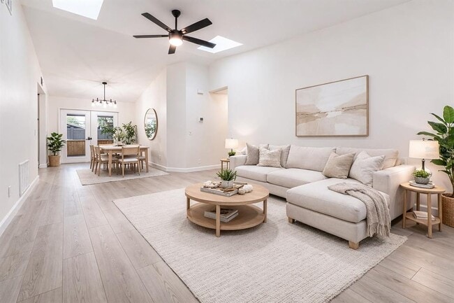 property at 104 N Glenwood Ave