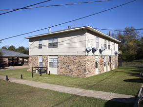 Lake Side Gardens Apartments in Shreveport, LA - Building Photo - Building Photo