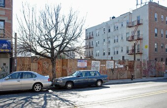 5805 7th Ave in Brooklyn, NY - Building Photo - Building Photo