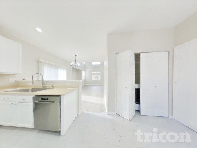 14458 E 101st Pl, Unit 141 Valley Ave. 203 in Commerce City, CO - Building Photo - Building Photo