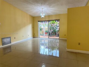 8228 NW 199th Ter in Hialeah, FL - Building Photo - Building Photo