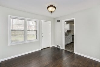 1125 N Edgemoor St in Wichita, KS - Building Photo - Building Photo