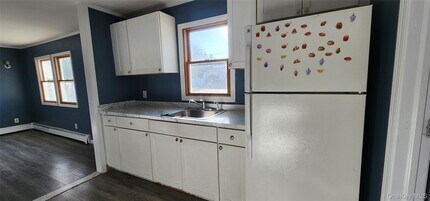 15 Hollywood Dr in Shirley, NY - Building Photo - Building Photo