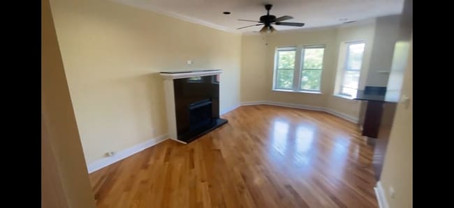 6949 N Oakley Ave in Chicago, IL - Foto de edificio - Building Photo