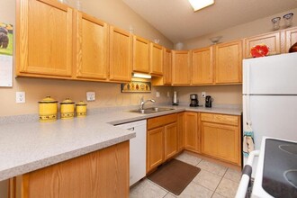 2518 Amber Valley Ct in Fargo, ND - Building Photo - Building Photo