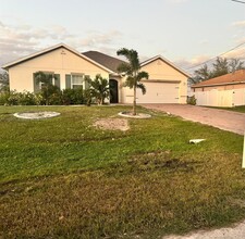 2829 NW 7th Terrace in Cape Coral, FL - Building Photo - Building Photo