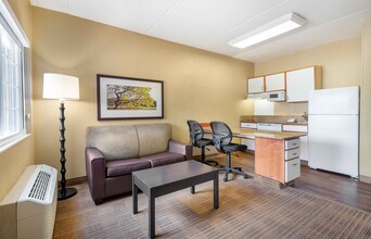 Extended Stay America in Secaucus, NJ - Building Photo - Building Photo