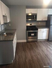 102 Lombard St in New Haven, CT - Building Photo - Building Photo