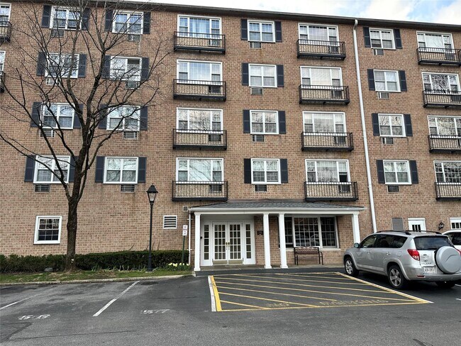 2 Consulate Dr in Tuckahoe, NY - Building Photo - Building Photo