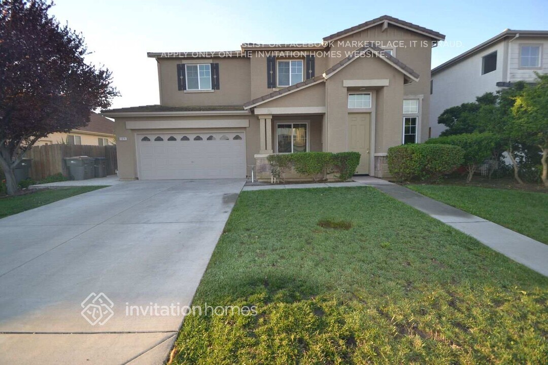1878 Hardy Dr in Woodland, CA - Building Photo