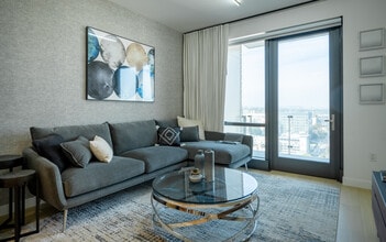 400 S Broadway, Unit 2604 in Los Angeles, CA - Building Photo - Building Photo
