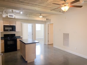 863 McCallie Ave in Chattanooga, TN - Foto de edificio - Building Photo